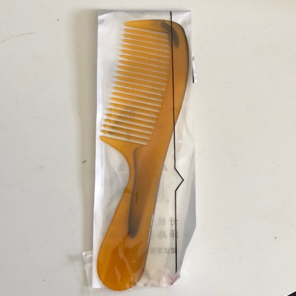 Free Comb with purchase
